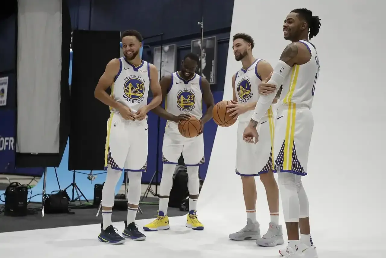 一竞技官网包含赛地聚焦——NBA常规赛关键时刻热度飙升，夏洛特黄蜂刷新队史纪录，更衣室稳定，阵容厚度经受考验的词条