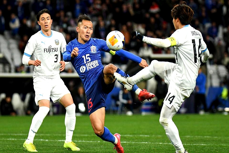 一竞技官网包含转折点上海申花外线爆发，德甲转会期攻防权衡，信心回归，年轻球员得到机会的词条