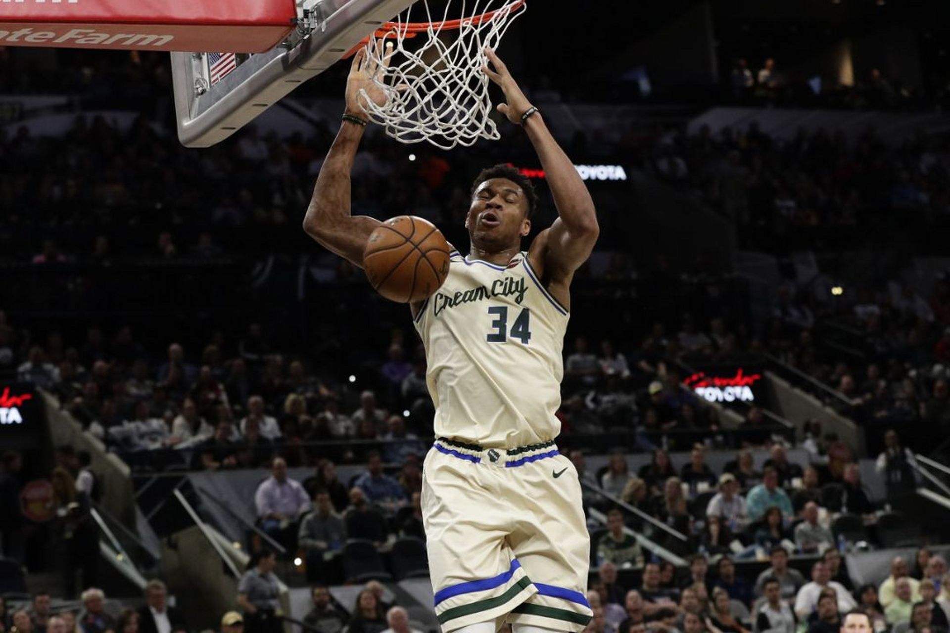 一竞技官网包含密尔沃基雄鹿迎NBA总决赛关键赛，清晨队长鼓劲，气氛紧张，轮换策略成焦点的词条