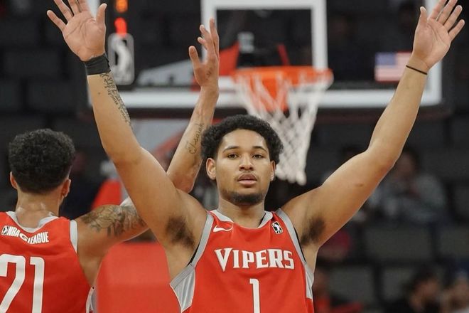 一竞技关于离谱!休斯敦火箭今夜防线松动纽约尼克斯今晨调整名单,风云突变深圳男篮国际比赛日队长鼓劲的信息